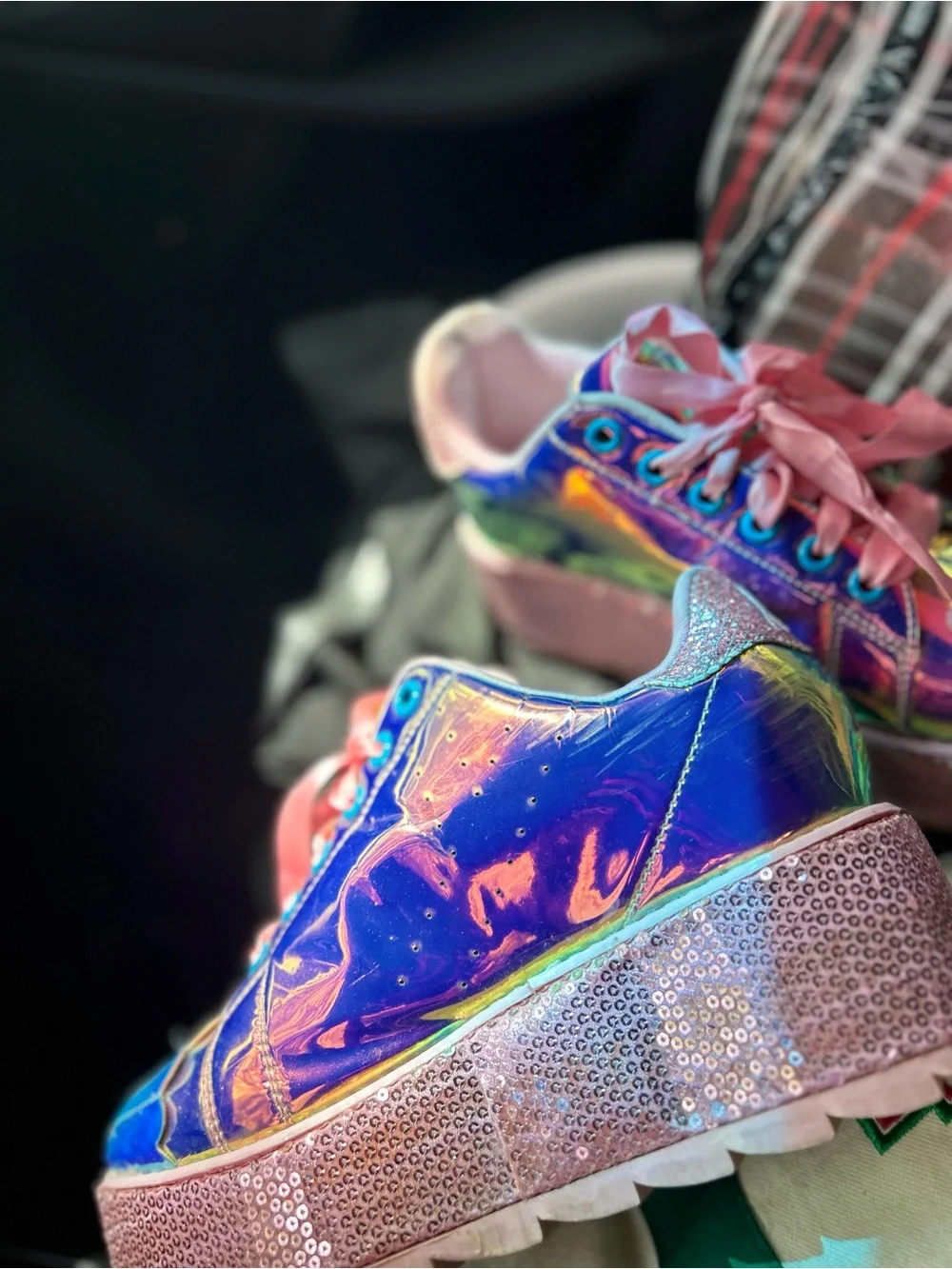 YRU Lala Mermaid Platform Sneakers in Iridescent Pink